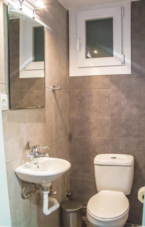 Apartment At The Foothills Of Acropolis أثينا المظهر الخارجي الصورة